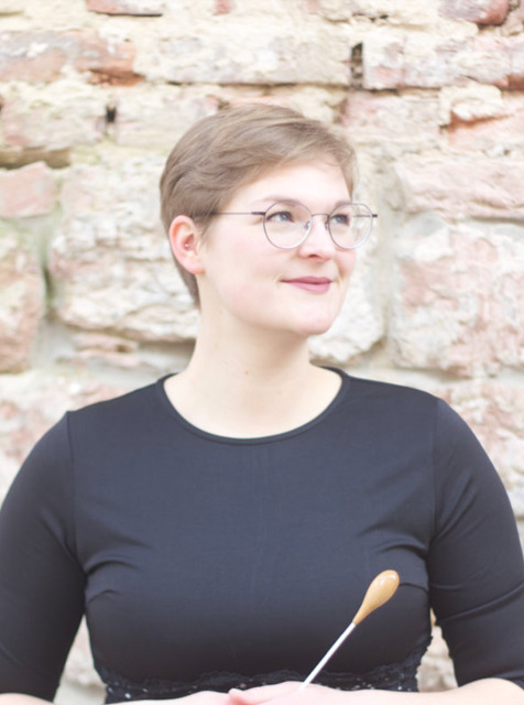 Antonia Dehmer - Dirigentin der Freizeit Music for Teens - Landesmusikjugend Hessen